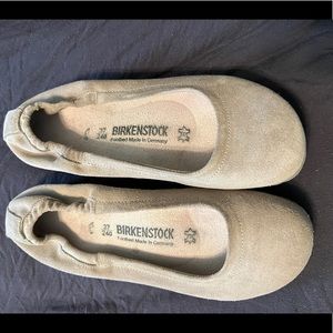 Birkenstock tan flats